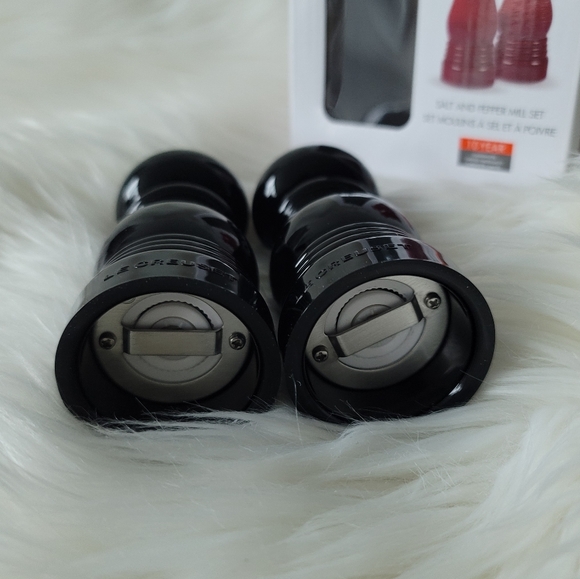 *LAST ONE* NEW Le Creuset Salt and Pepper Mill Set - Picture 4 of 7